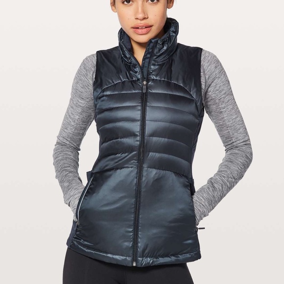 Lululemon | Down For A Run Vest II in Inkwell Size 4 - Picture 1 of 16